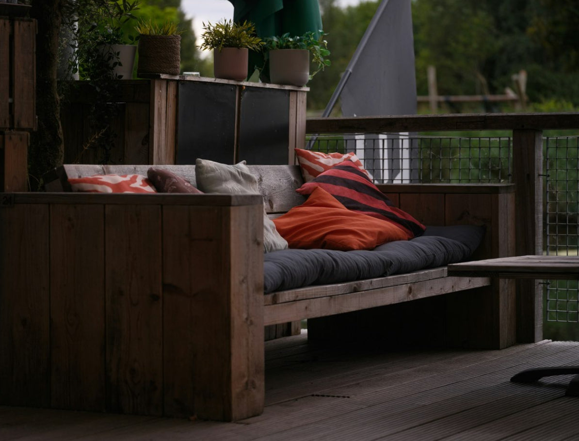 How to Choose Outdoor Patio Cushions for Everyday Comfort