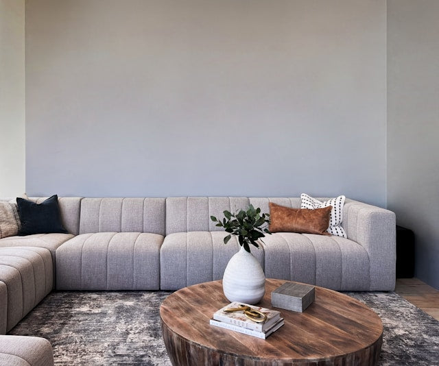 Deep-Seat Cloud Sofas: What to Know About Cushion Fill, Upholstery, and Everyday Comfort
