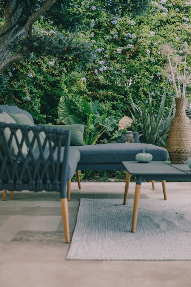 Outdoor Patio Furniture Styling Ideas for a Natural Garden Setting
