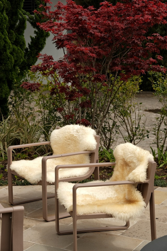 Zero Gravity Patio Chairs: What to Look for in Reclining, Folding, and Outdoor Comfort