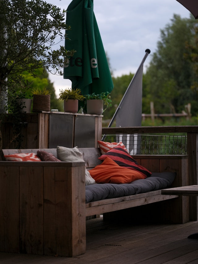 Patio Furniture With Ottomans: How to Create Flexible Outdoor Lounge Seating