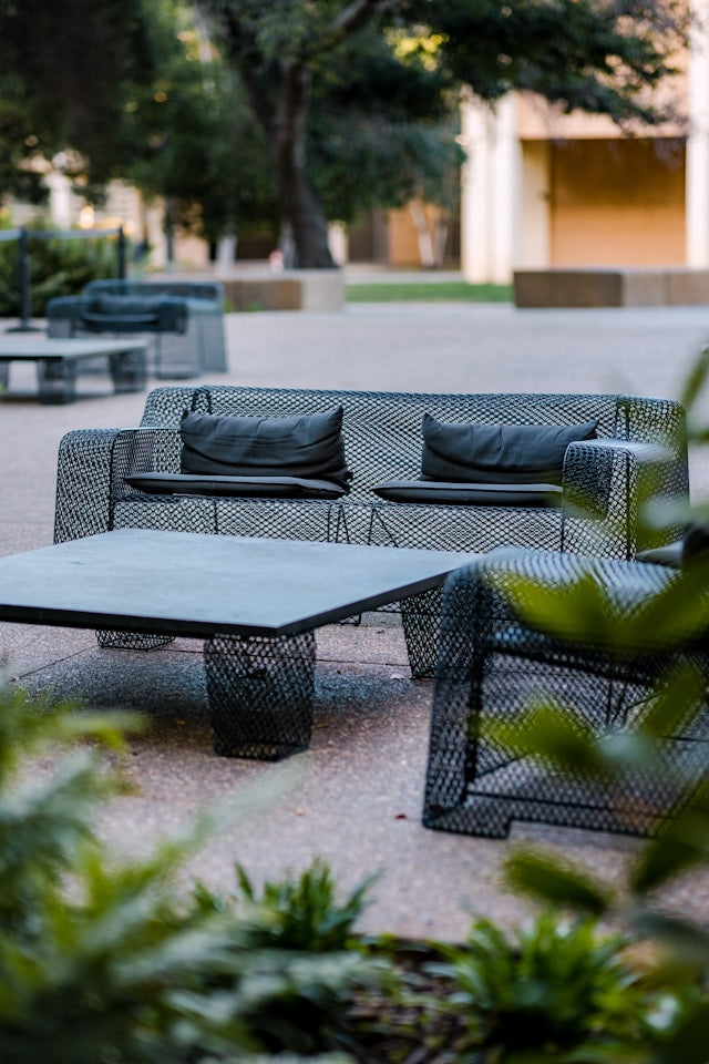 How to Arrange Outdoor Patio Furniture for a Multi-Use Space