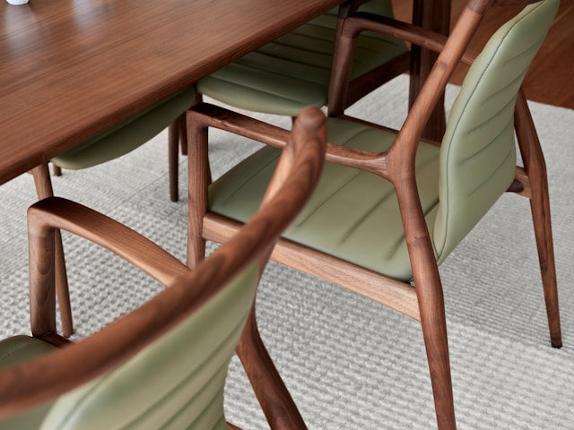 Dining Chair Materials Guide: Leather, Fabric, and Linen Compared