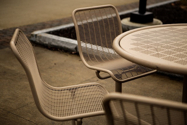 How to Choose Outdoor Patio Furniture for a Modern Backyard