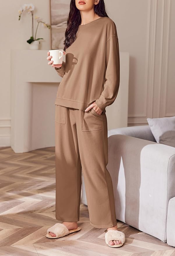 Ekouaer Womens Tracksuits 2 Piece Long Sleeve Outfits Micro Fleece Sweatsuit Sets Wide Leg Sweatpants