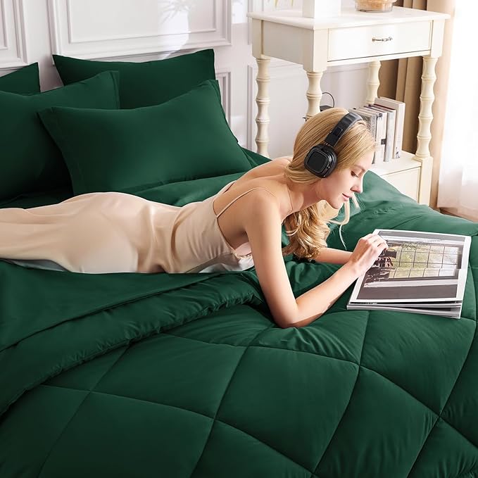 CozyLux California King Comforter Set Emerald Green - Cal King Bed in a Bag 7 Pieces, Luxury Soft Bed Set for All Seasons, Bedding Set with Down Alternative Comforter, Sheets, Pillowcases & Shams