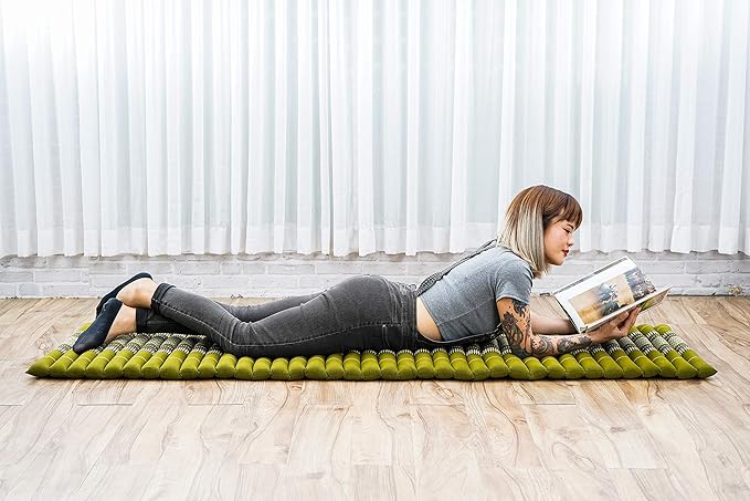 Leewadee - Foldable Floor Mattress - Japanese Roll Up Futon -Trifold Tatami Mat- Guest Floor Bed - Camping Mattress - Thai Massage Mat, Kapok Filled, 75 x 20 inches, Green