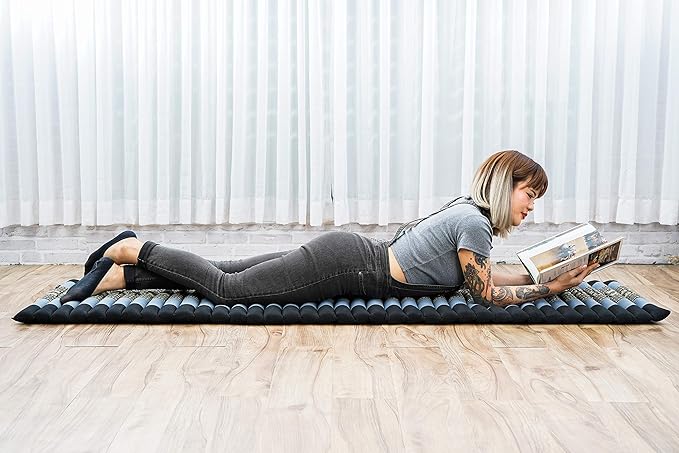 Leewadee - Foldable Floor Mattress - Japanese Roll Up Futon -Trifold Tatami Mat- Guest Floor Bed - Camping Mattress - Thai Massage Mat, Kapok Filled, 75 x 20 inches, Blue