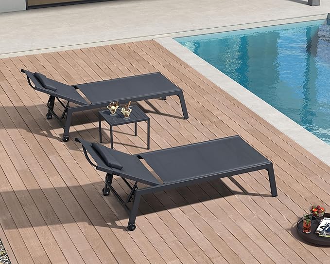PURPLE LEAF Outdoor Oversized Lounge Chair Set Patio Chaise Pool Lounger Aluminum Frame with 2 Side Table and Wheels for Outside Sunbathing Tanning Recliner Including Pillows Gray