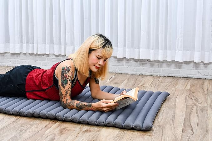 Leewadee - Foldable Floor Mattress - Japanese Roll Up Futon -Trifold Tatami Mat- Guest Floor Bed - Camping Mattress - Thai Massage Mat, Kapok Filled, 75 x 28 inches, Anthracite