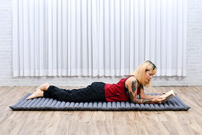 Leewadee - Foldable Floor Mattress - Japanese Roll Up Futon -Trifold Tatami Mat- Guest Floor Bed - Camping Mattress - Thai Massage Mat, Kapok Filled, 75 x 28 inches, Anthracite