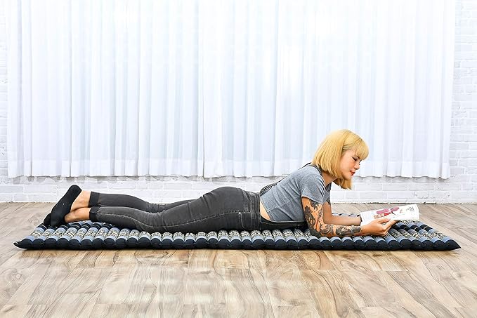 Leewadee - Foldable Floor Mattress - Japanese Roll Up Futon -Trifold Tatami Mat- Guest Floor Bed - Camping Mattress - Thai Massage Mat, Kapok Filled, 75 x 28 inches, Blue