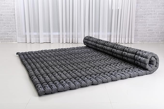 Leewadee - Foldable Floor Mattress - Japanese Roll Up Futon -Trifold Tatami Mat- Guest Floor Bed - Camping Mattress - Thai Massage Mat, Kapok Filled, 75 x 57 inches, Black White