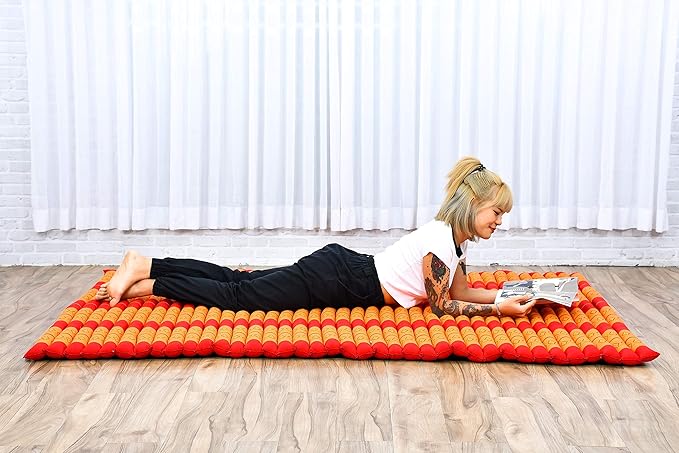 Leewadee - Foldable Floor Mattress - Japanese Roll Up Futon -Trifold Tatami Mat- Guest Floor Bed - Camping Mattress - Thai Massage Mat, Kapok Filled, 75 x 57 inches, Orange Red
