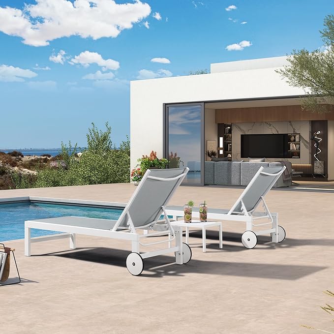 PURPLE LEAF Outdoor Chaise Lounge Chairs Set of 2 White Aluminum Lounge Chair Five-Position Adjustable Chaise Lounge with Wheels and Table for Pool Deck Patio, Mixed Color