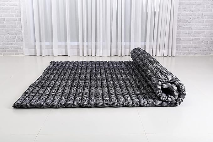 Leewadee - Foldable Floor Mattress - Japanese Roll Up Futon -Trifold Tatami Mat- Guest Floor Bed - Camping Mattress - Thai Massage Mat, Kapok Filled, 75 x 57 inches, Black White