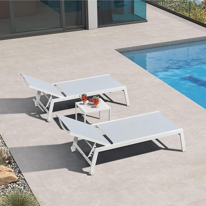 PURPLE LEAF Patio Lounge Chair 2 Pieces White Aluminum Outdoor Chaise Lounge for Pool Backyard Beach with Wheels and Table, Mixed Color