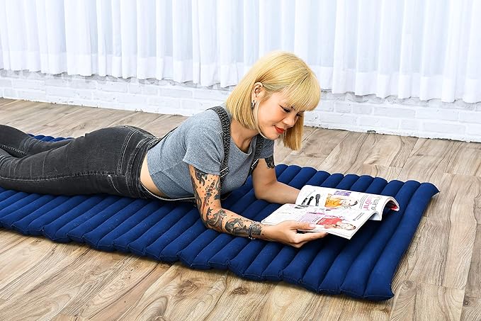 Leewadee - Foldable Floor Mattress - Japanese Roll Up Futon -Trifold Tatami Mat- Guest Floor Bed - Camping Mattress - Thai Massage Mat, Kapok Filled, 75 x 28 inches, Blue