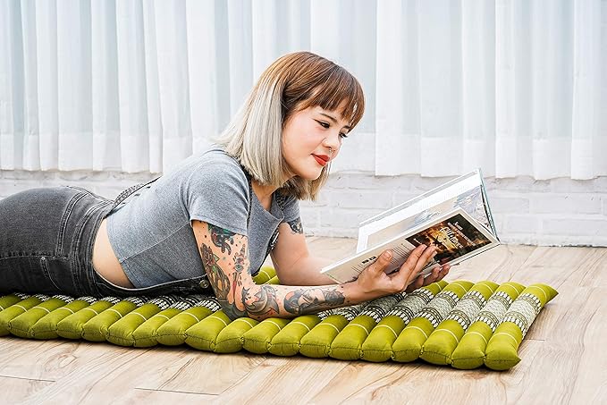 Leewadee - Foldable Floor Mattress - Japanese Roll Up Futon -Trifold Tatami Mat- Guest Floor Bed - Camping Mattress - Thai Massage Mat, Kapok Filled, 75 x 20 inches, Green
