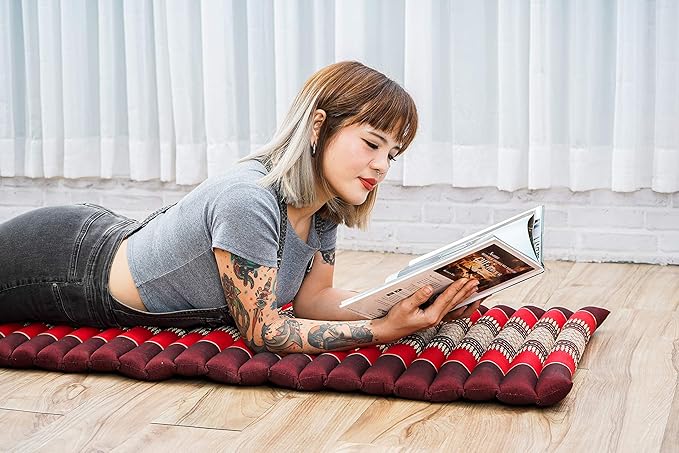 Leewadee - Foldable Floor Mattress - Japanese Roll Up Futon -Trifold Tatami Mat- Guest Floor Bed - Camping Mattress - Thai Massage Mat, Kapok Filled, 75 x 20 inches, Red
