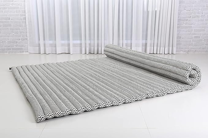 Leewadee - Foldable Floor Mattress - Japanese Roll Up Futon -Trifold Tatami Mat- Guest Floor Bed - Camping Mattress - Thai Massage Mat, Kapok Filled, 75 x 57 inches, Black White