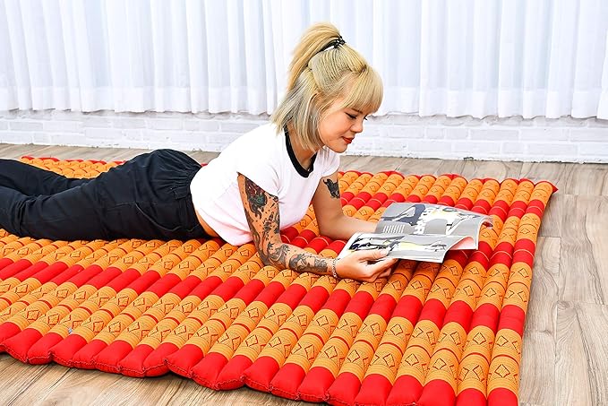 Leewadee - Foldable Floor Mattress - Japanese Roll Up Futon -Trifold Tatami Mat- Guest Floor Bed - Camping Mattress - Thai Massage Mat, Kapok Filled, 75 x 57 inches, Orange Red